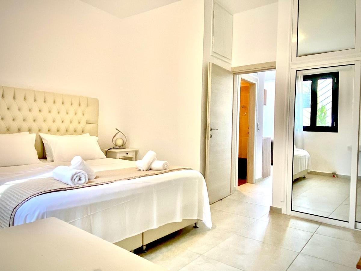 Alkestis Studios Lixouri Luaran gambar
