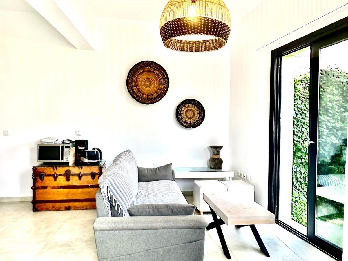 Alkestis Studios Lixouri Luaran gambar